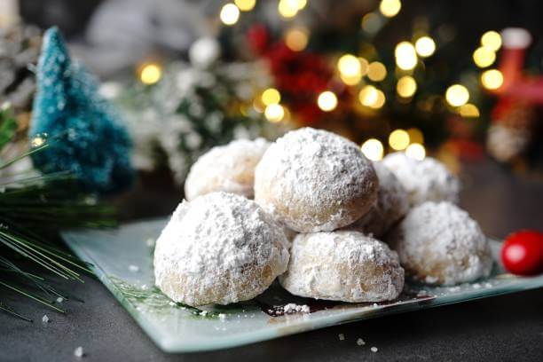 Kourabiedes / Almond Christmas cookies